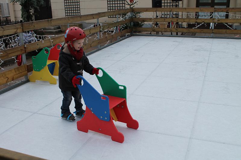 2013-12-28 La patinoire, le trio 015.JPG